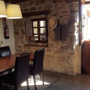 salón casa rural forjas de orzales