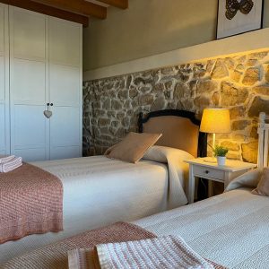 dormitorio casa rural forjas de orzales